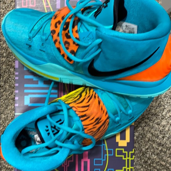 Kyrie 6 - Picture 3 of 3